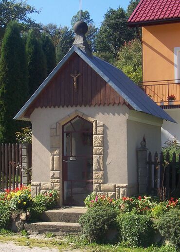 kapliczka-lubatowa.jpg
